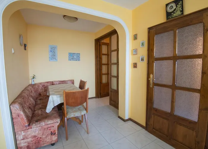 One-bedroom Flat Close To The Sea Garden By Flat Mаnаger Апартамент Бургас