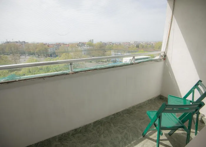 One-bedroom Flat Close To The Sea Garden By Flat Mаnаger * Бургас